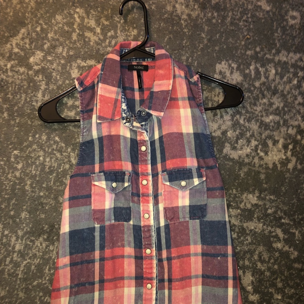 Plaid Nollie sleeveless button up.